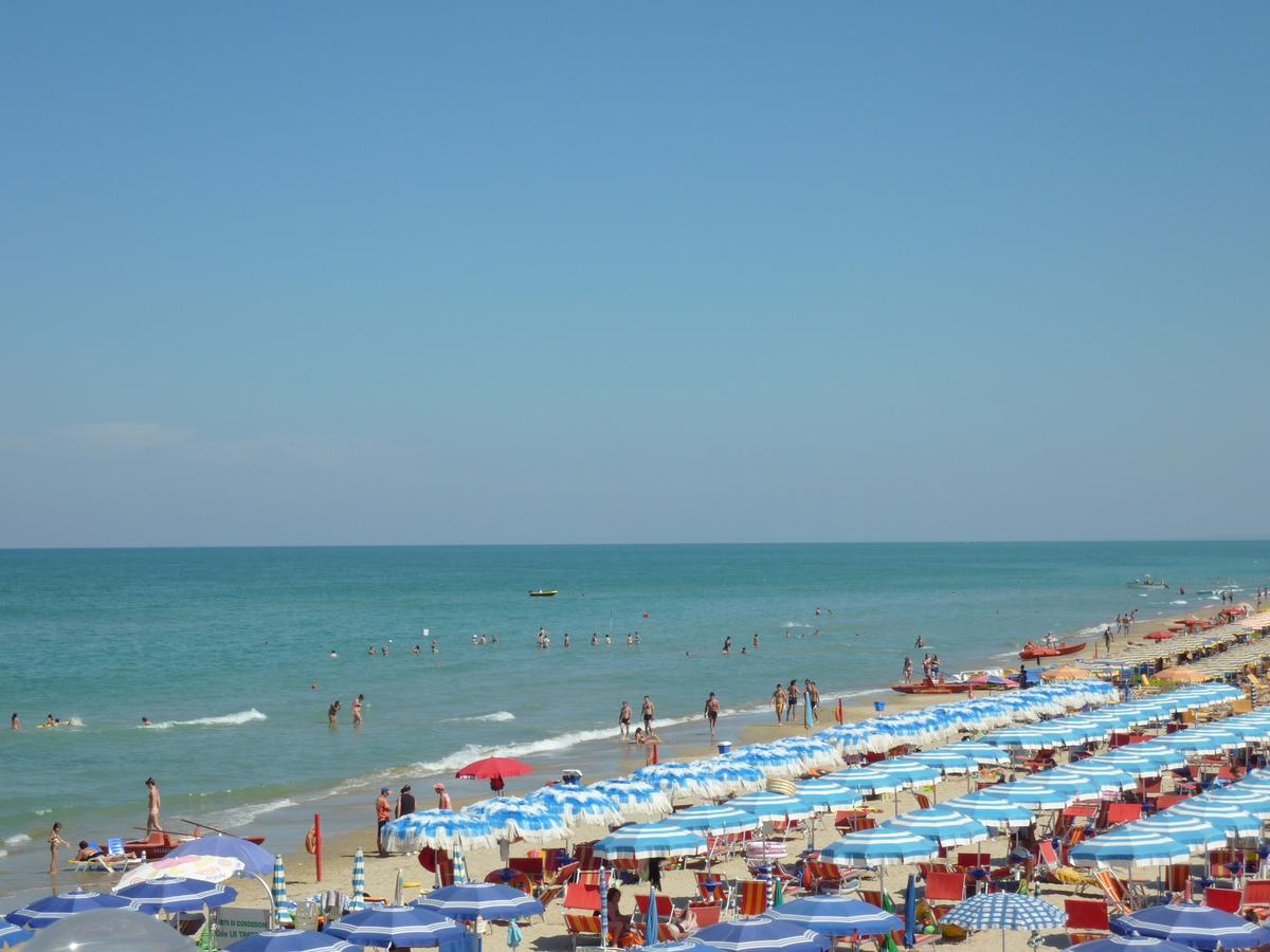Zaffiro Luxury Silvi Vacanza Silvi Marina Exterior photo